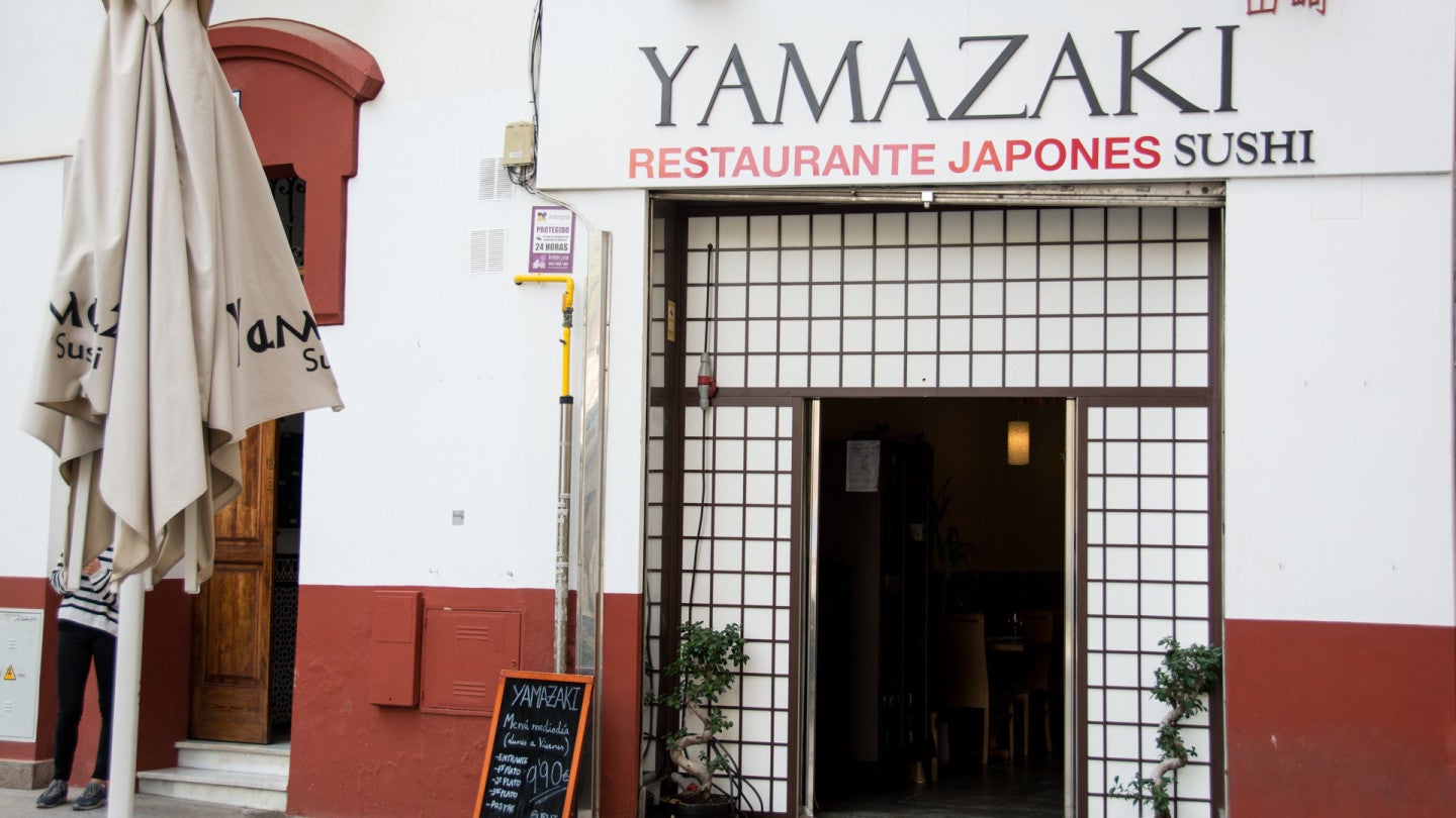 SEVILLA. 03-11-2016. RESTAURANTE YAMAZAKI EN LA PLAZA DE LA ENCARNACIÓNS. FOTO: LAURA ÁLVAREZ. ARCHSEV.