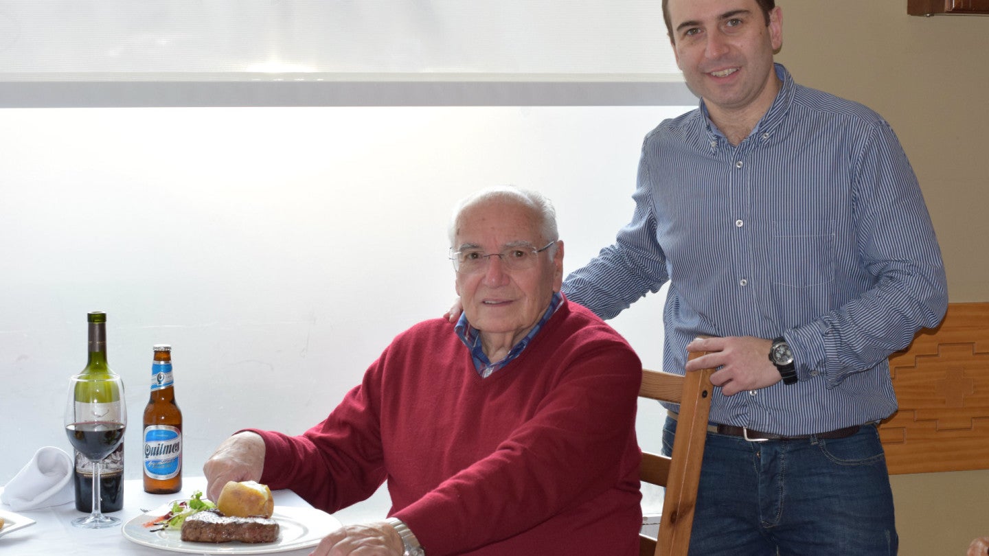 Rafael Martín con su hijo Fernando Martín, en Milonga's