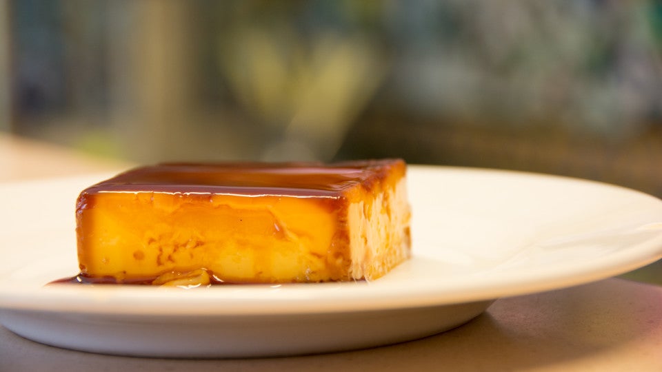 SEVILLA. 28-03-2017. TOCINO DE CIELO DE LA CONFITERIA LA CENTENARIA EN ALCALÁ DE GUADAÍRA. FOTO: RAFAEL SÁNCHEZ. ARCHSEV.