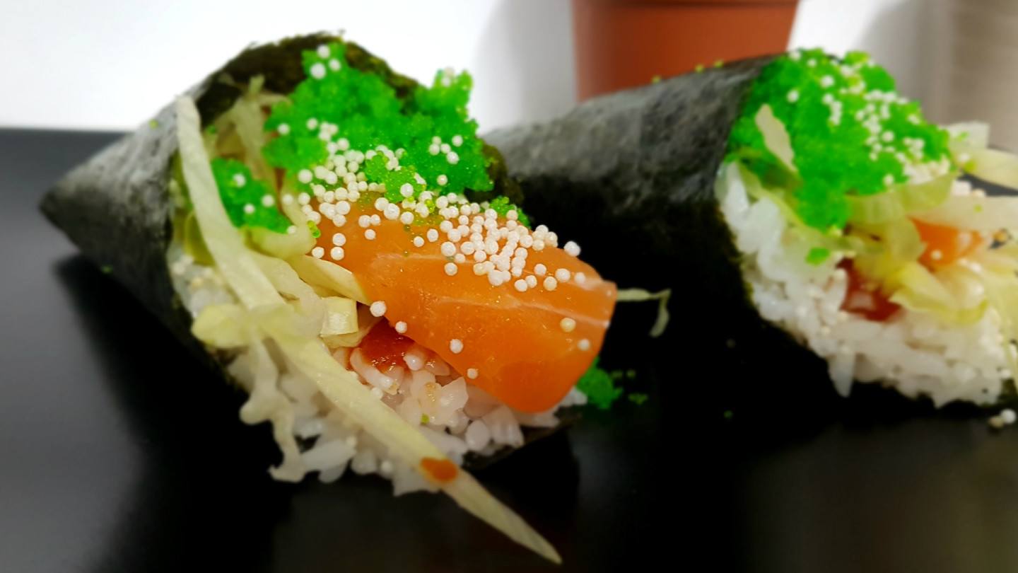 temakis de salmón dulce akashito sushi