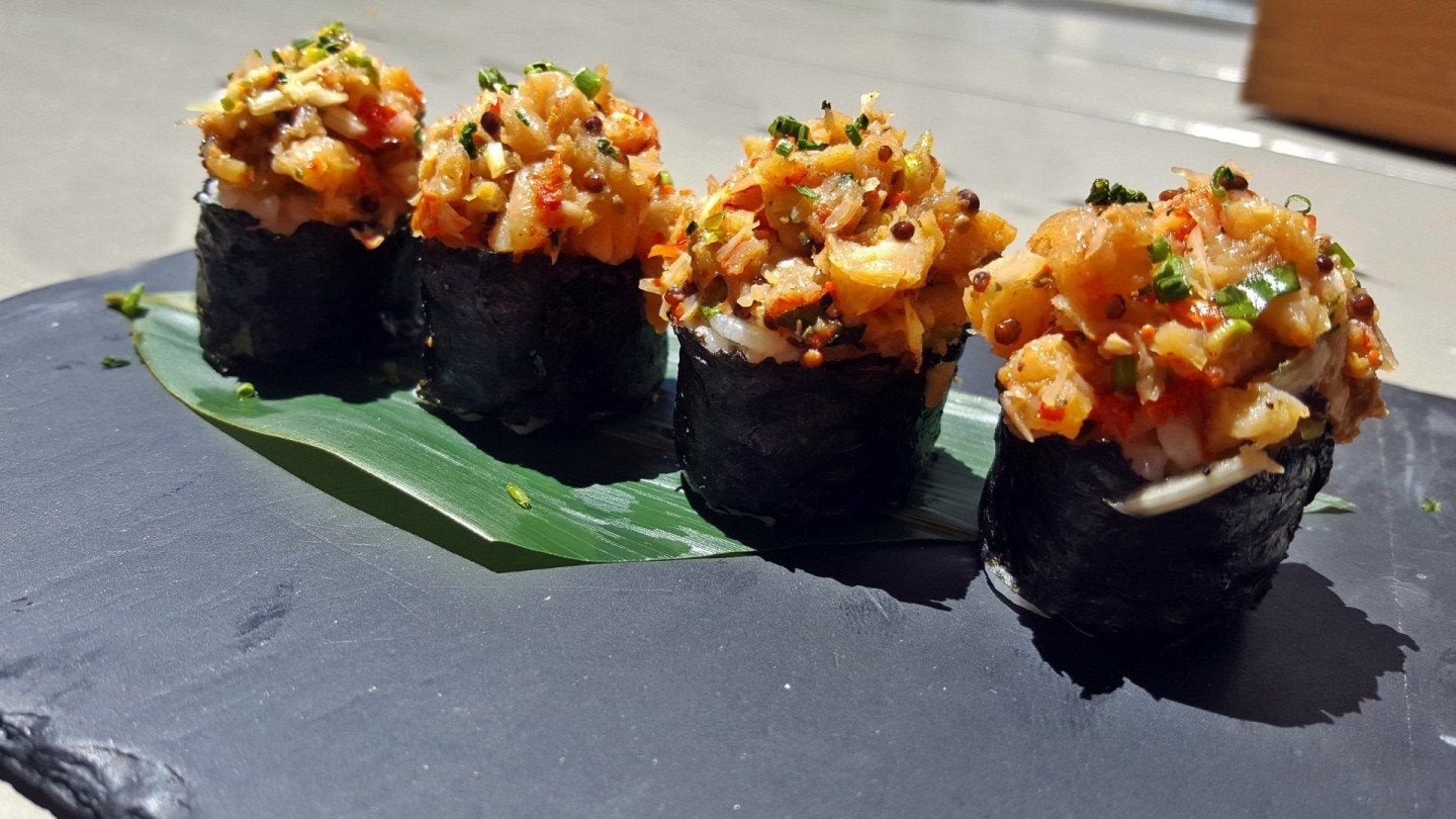 gunkan de cangrejo de río los palillos