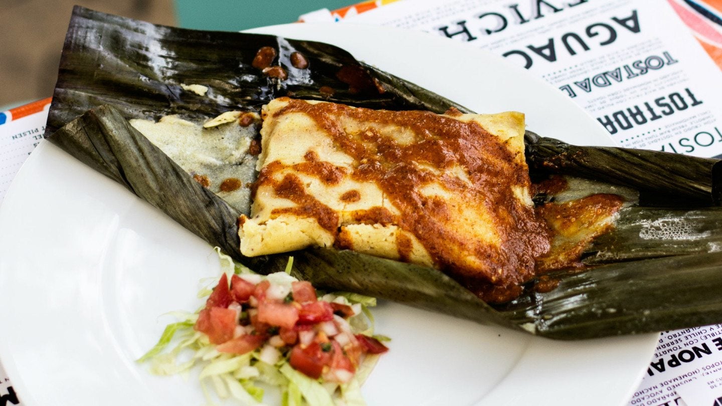 el tamal de cochinita pibil mano de santo
