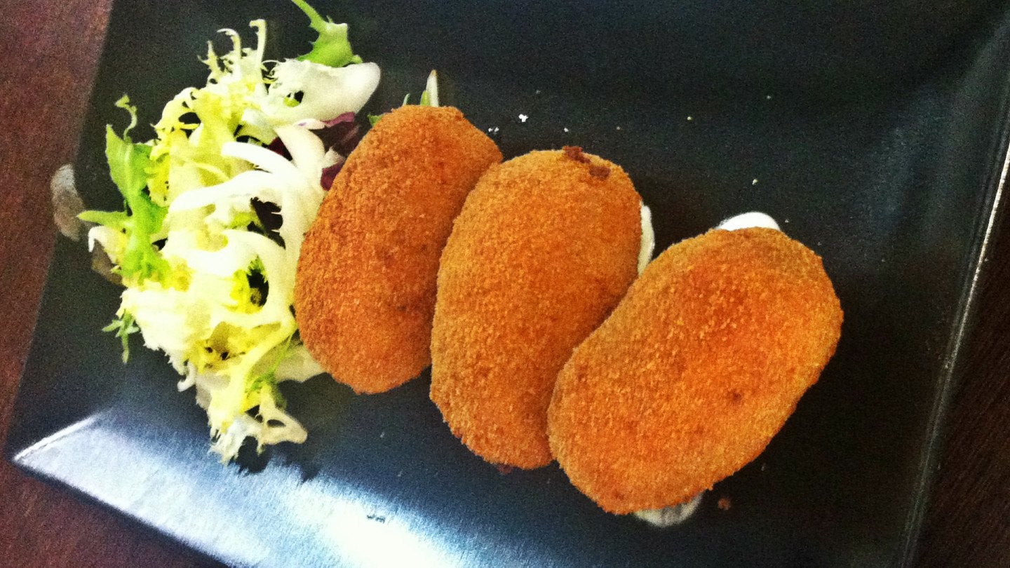 Croquetas del puchero con alioli de hierbabuena postigo 10