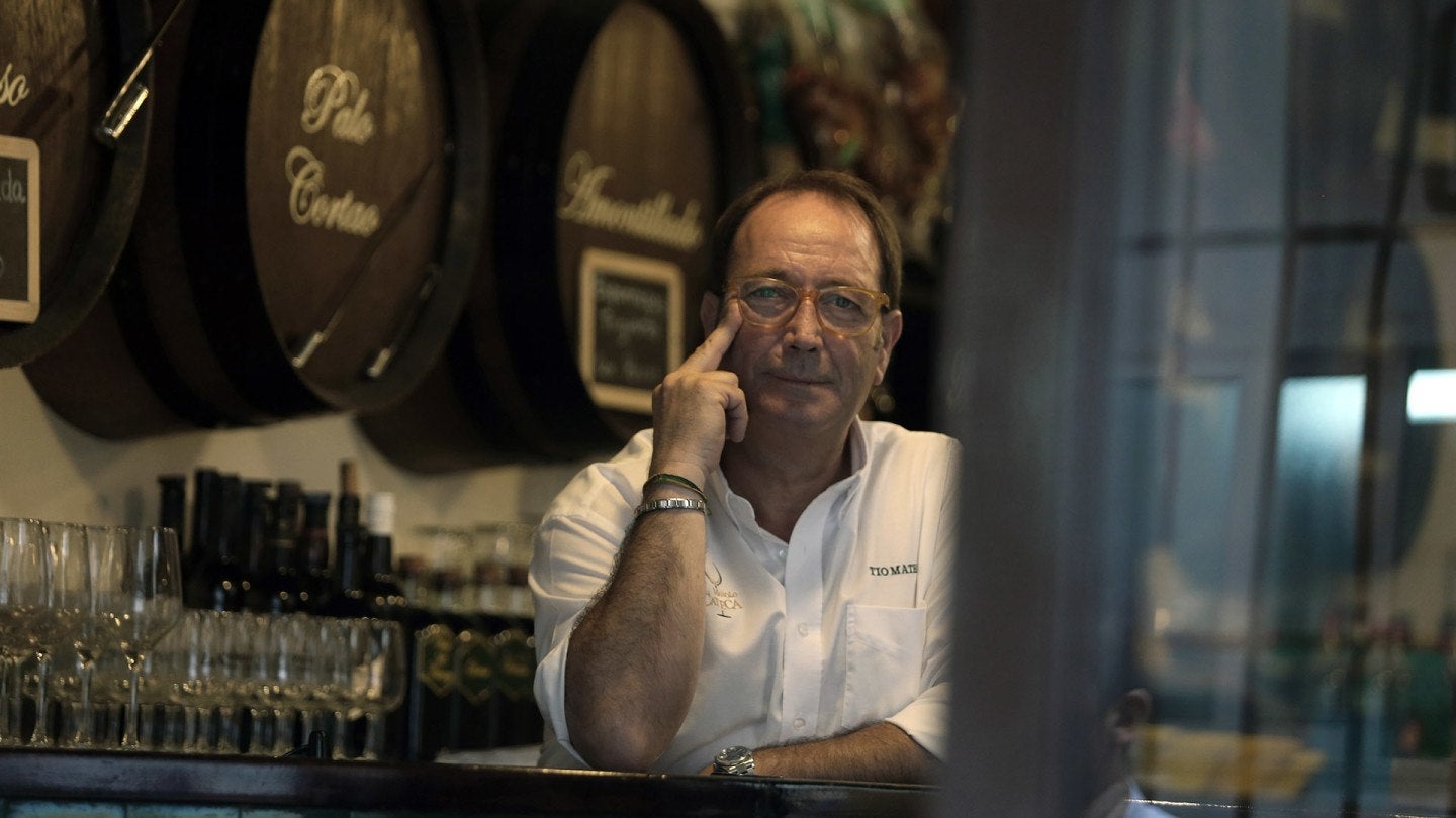 SEVILLA. 20.10.16. Entrevista "psicologos de barra", para revista Gurme, a Manolo Cateca. FOTO: VANESSA GOMEZ. archsev