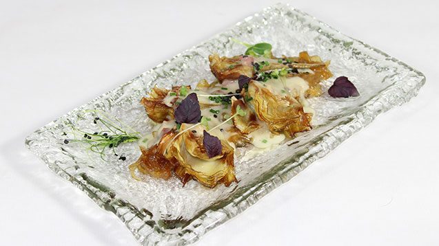 Alcachofa natural cebolla caramelizada y velouté de jamón de bellota en La Azotea