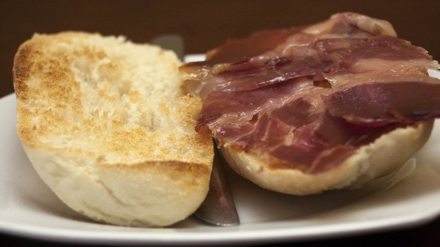Tostada con jamón de El Rinconcito Sevillano