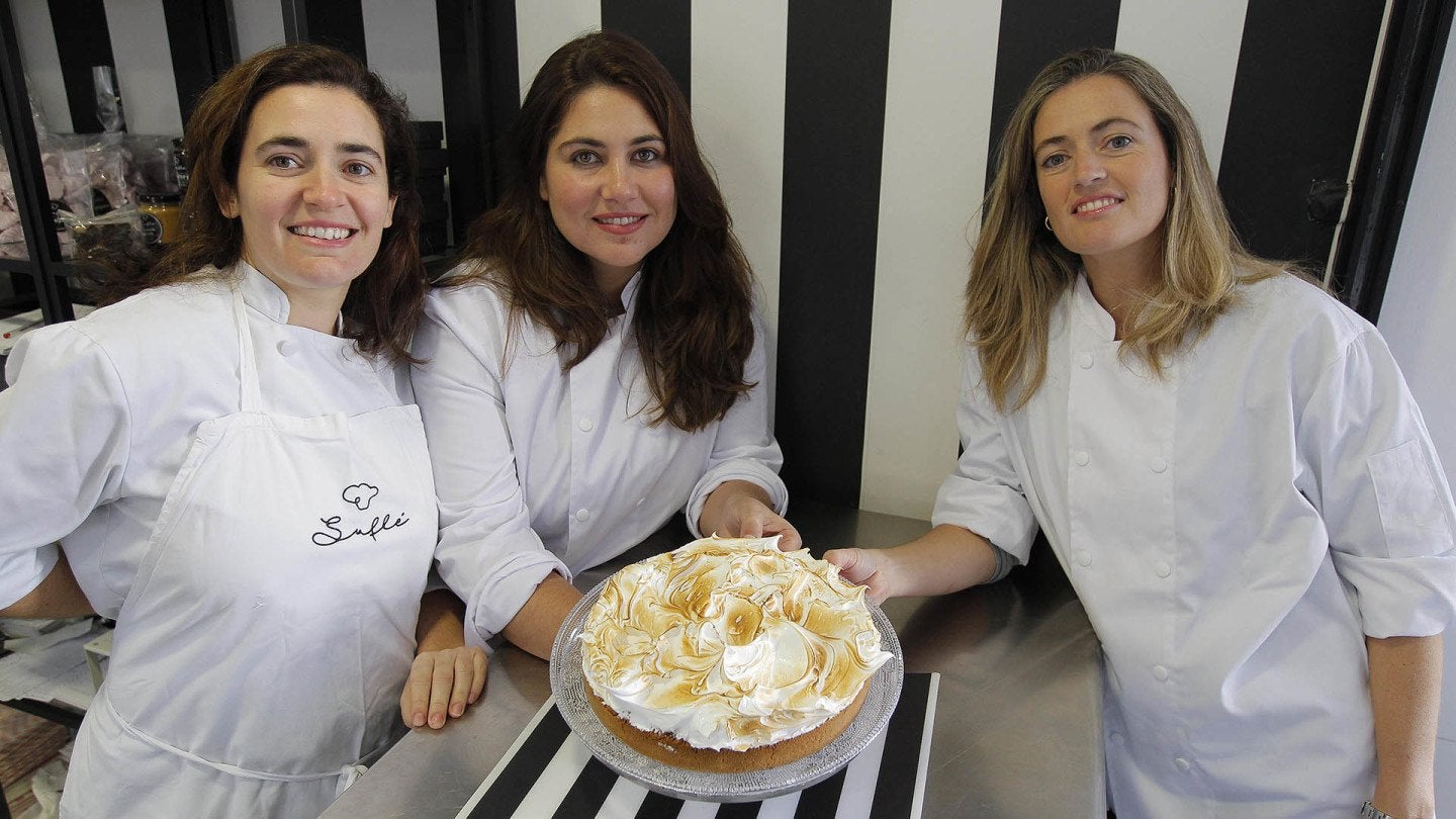 SEVILLA. 19-DICIEMBRE-2017. REPORTAJE POSTRES NOCHEVIEJA SUFLE EN LA CALLE LIMA. FOTO: RAUL DOBLADO. ARCHSEV