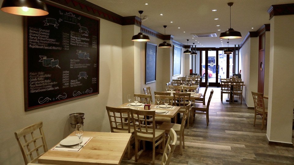 Blanca Paloma, en plena calle San Jacinto |Foto: J. M. Serrano