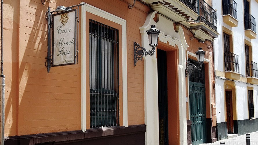 Sevilla. 20-Sevilla-2014. Restaurante Manolo Leon, en la calle Guadalquivir.Foto: Raul Doblado. Archsev
