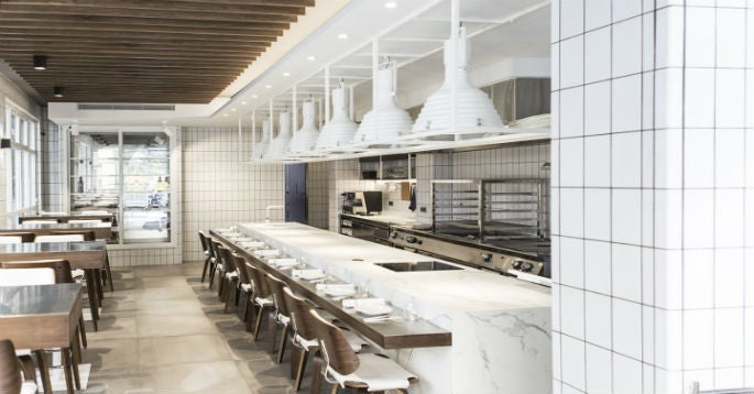 Cañabota tiene una original barra