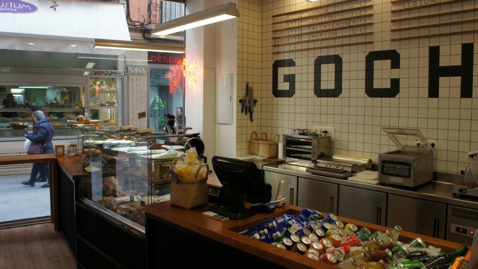 Interior de la Abacería Gocho 