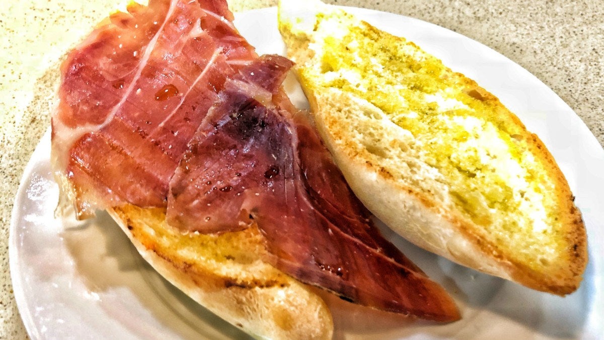 Oferta especial con un jamón serrano de categoría| Foto: Fran Moreno