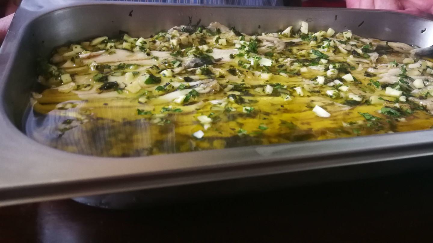 Otro de los clásicos de la casa, los boquerones en vinagre | Foto: Macarena Torres