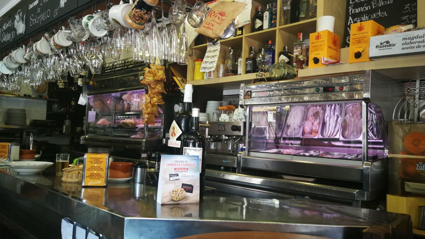 Interior del bar Carbajo: Macarena Torres