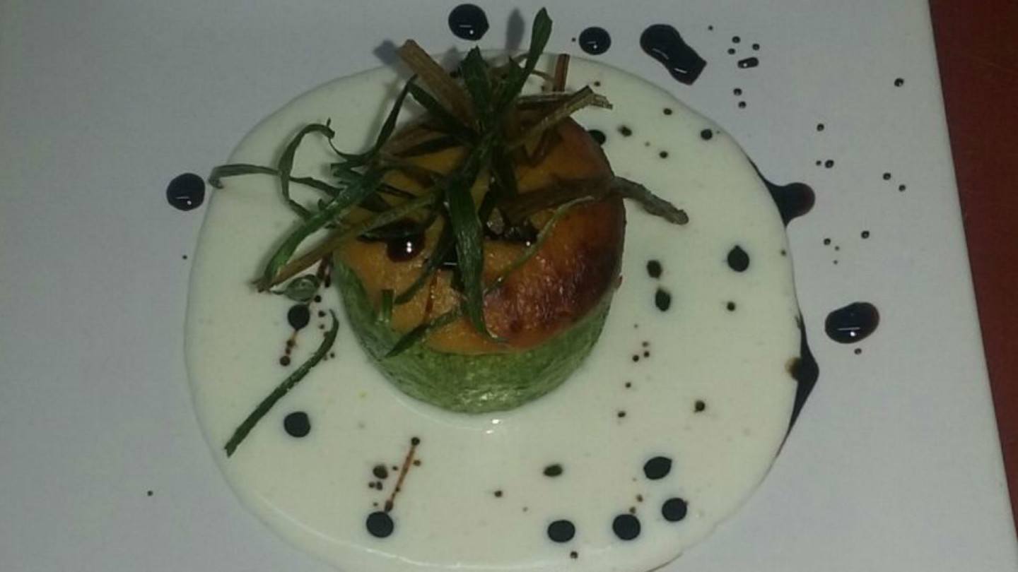 Pinono de calabacín con paté de bacalao sobre crema de queso payoyo | Foto: Pompeia Hotel Adriano