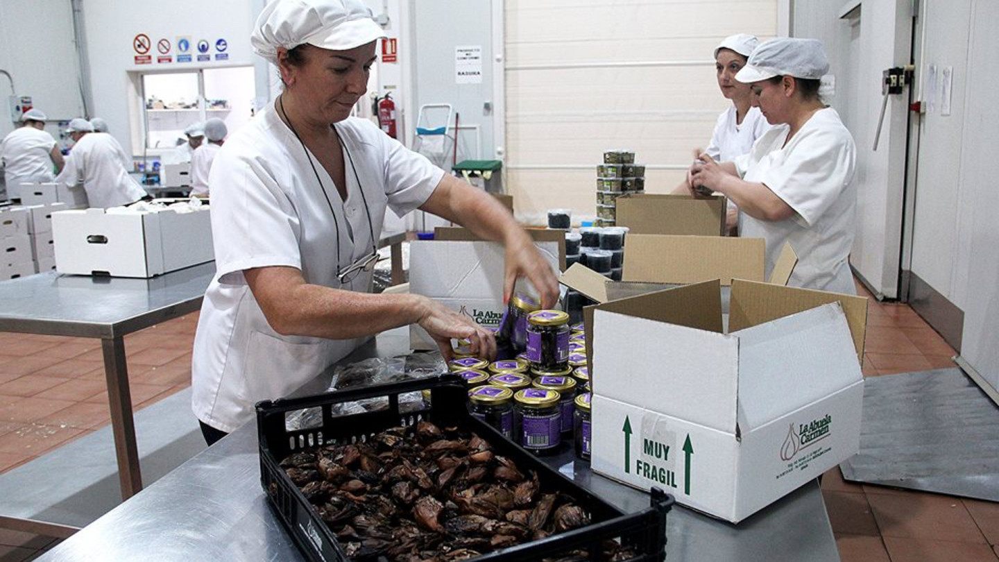 ajo-negro-abuela-carmen-trabajo