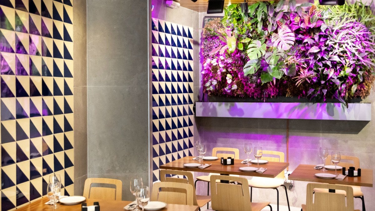 El establecimiento más reciente de El Pasaje, en frente del original