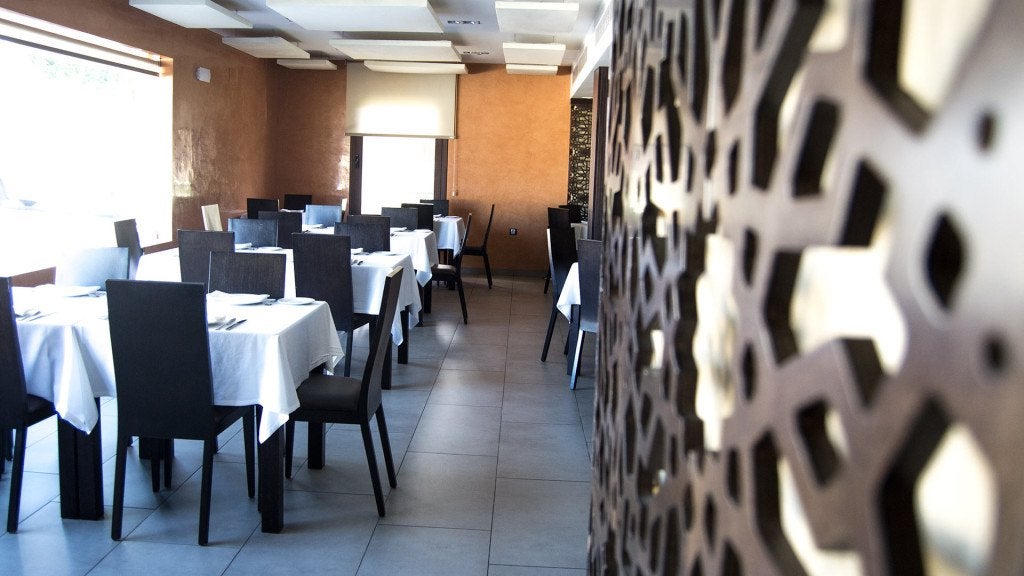 Restaurante Alhucemas en Sanlúcar la Mayor. Restaurante Alhucemas en Sanlúcar la Mayor