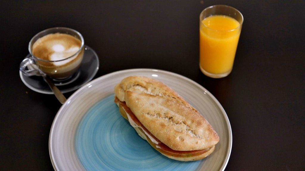 Taberna Heliópolis en Sevilla capital. Taberna Heliópolis en Sevilla capital