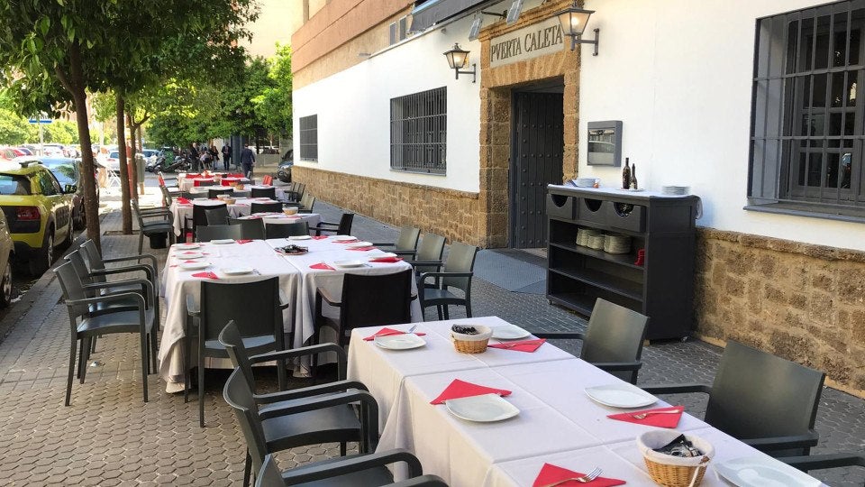 terraza-restaurante-puerta-caleta