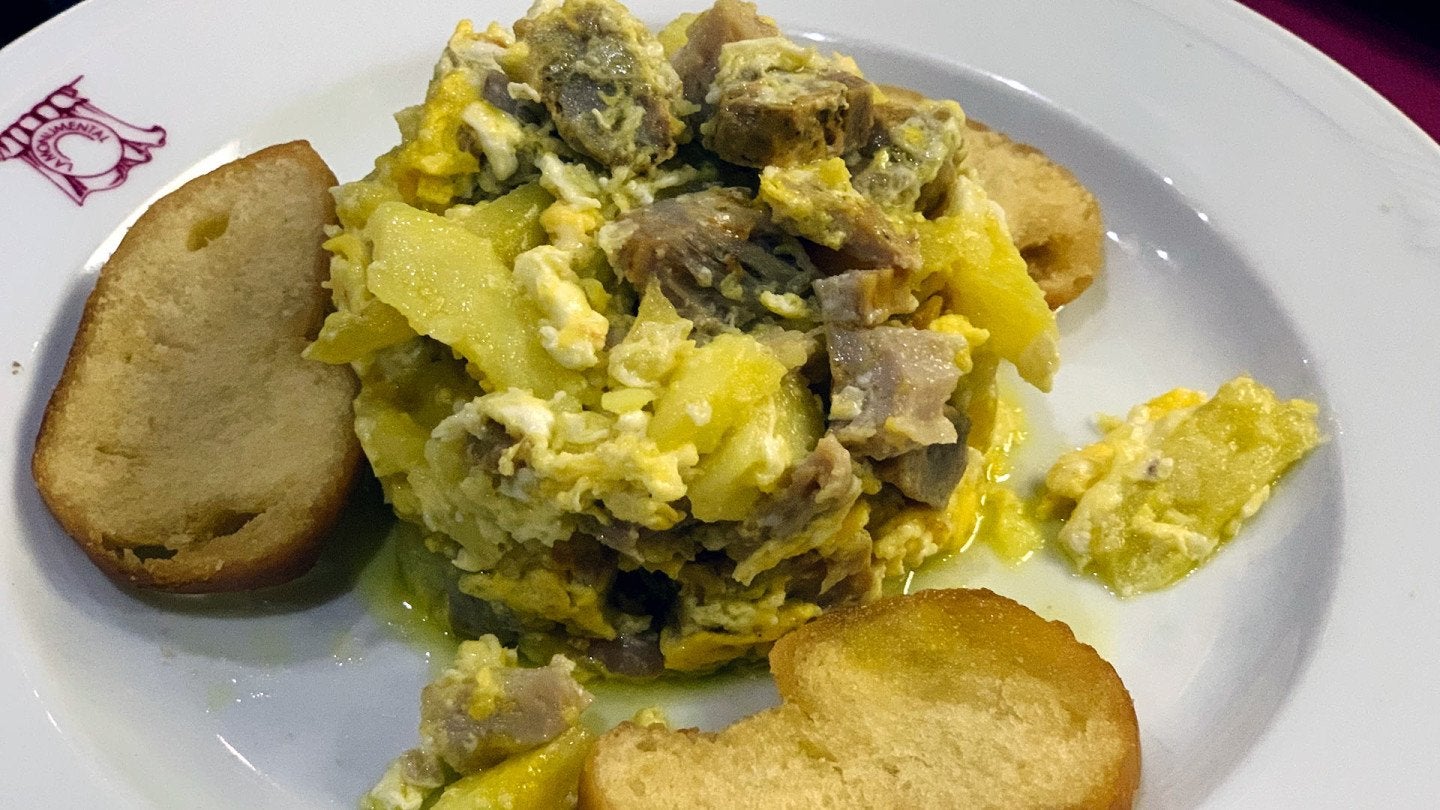 Revuelto de lomo de orza de La Monumental de Sevilla