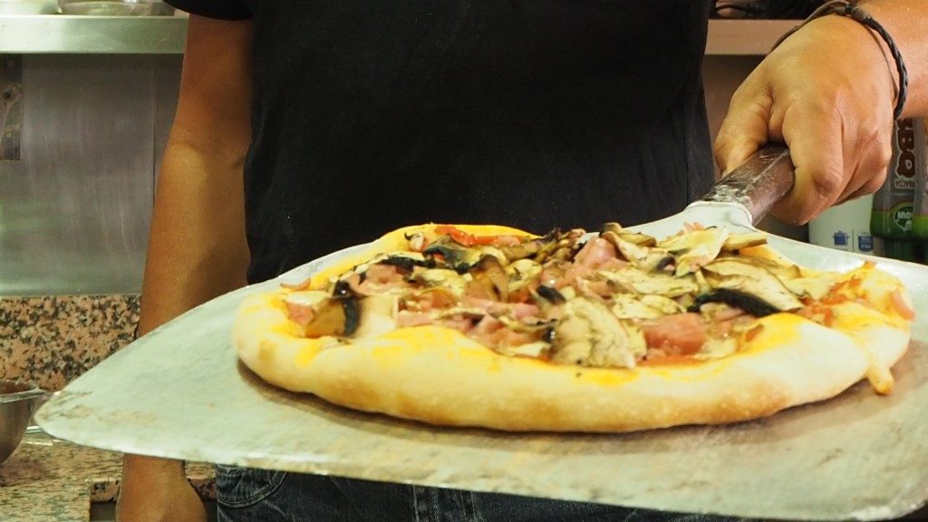 Pizzeria Triestre Gines. Pizzeria Triestre Gines