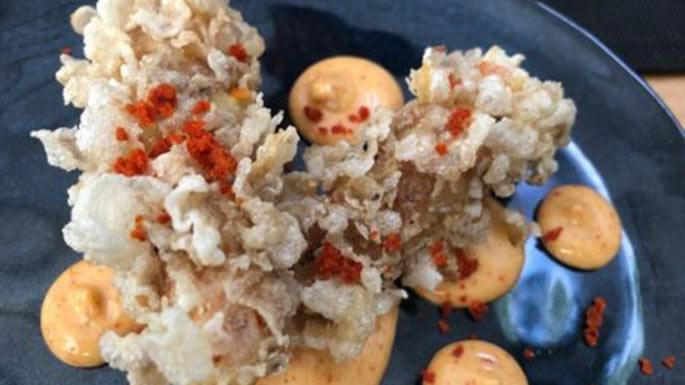 Langostinos con chicharrones