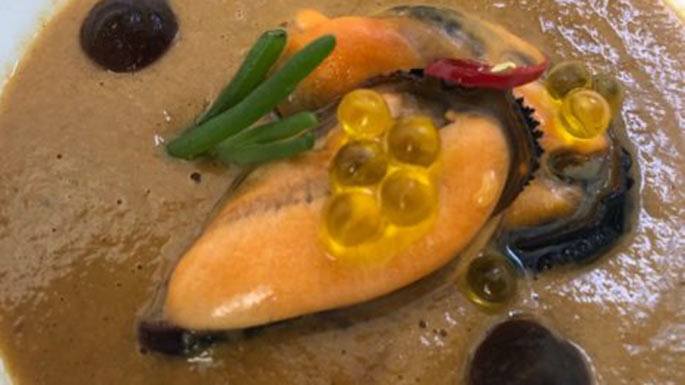 Mejillones en salsa de escabeche y vermut