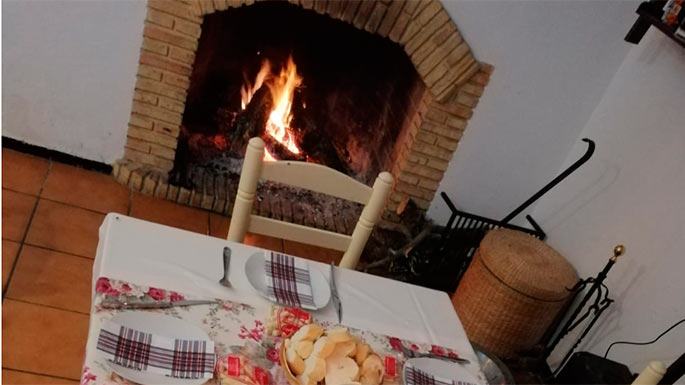 Chimenea de Taberna Er Rinconcito en Olivares