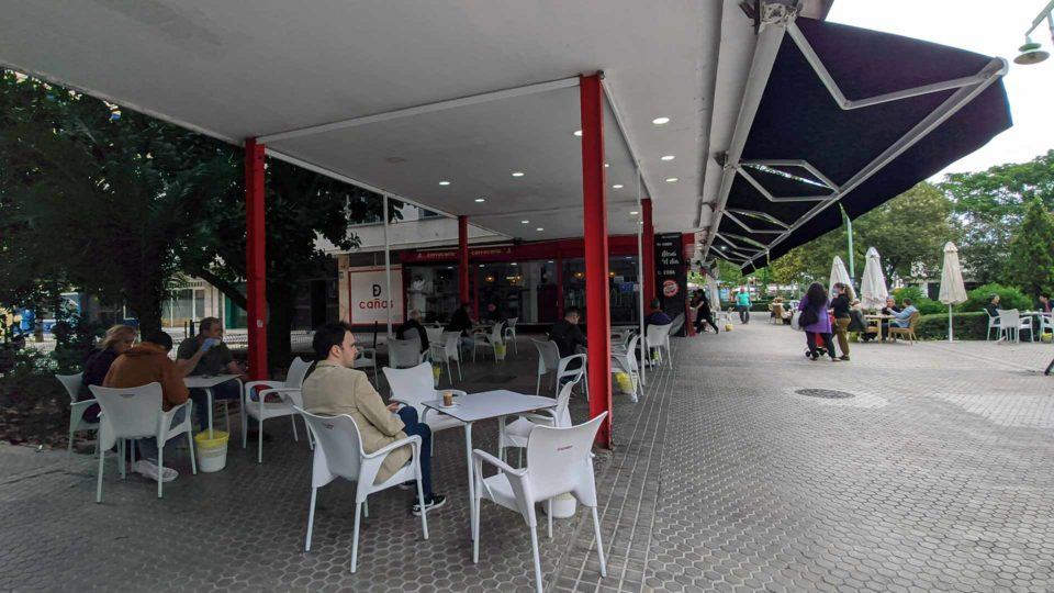 Terraza de Cervecería De Cañas