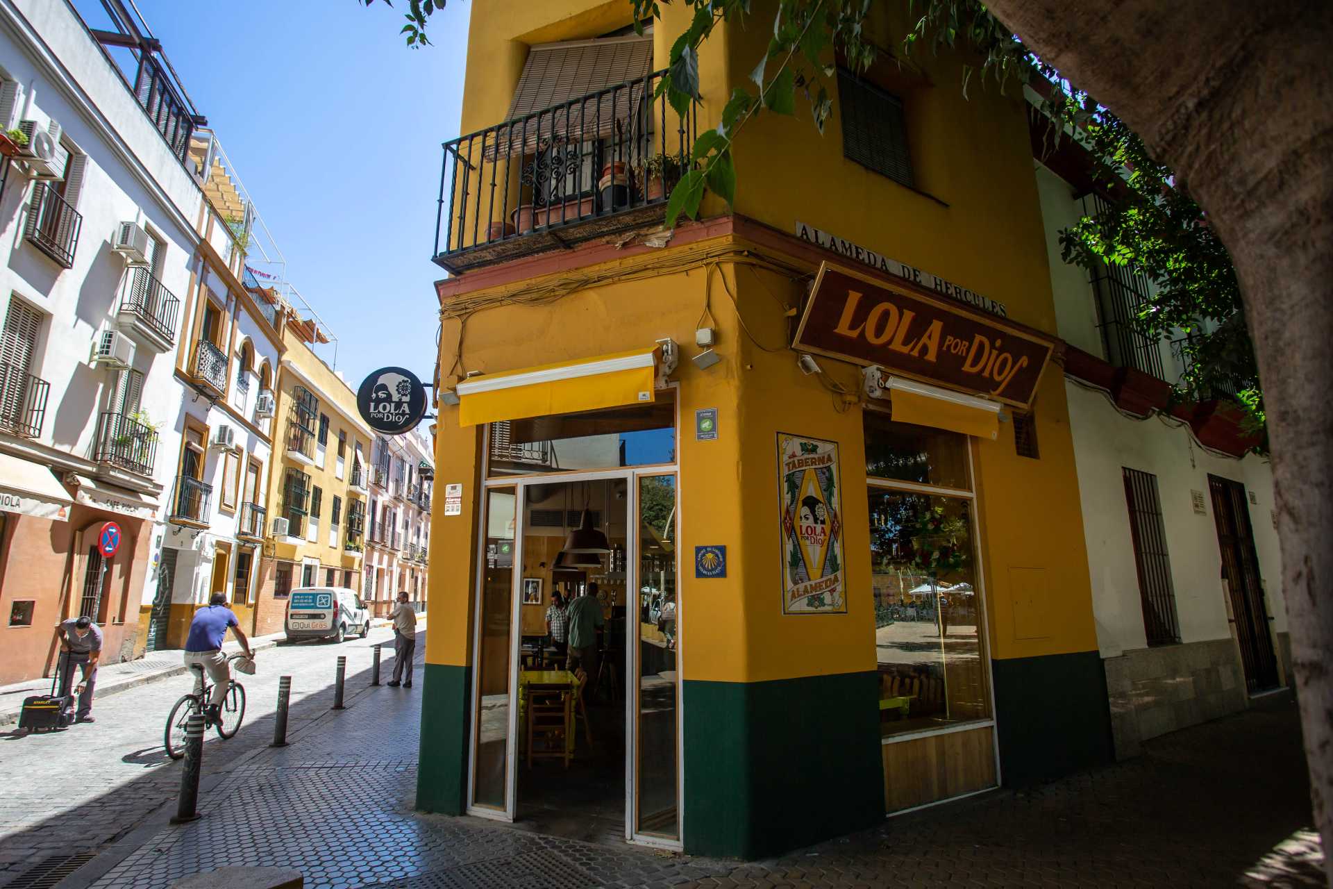 Apertura: Lola por Dios encuentra su esquina en La Alameda