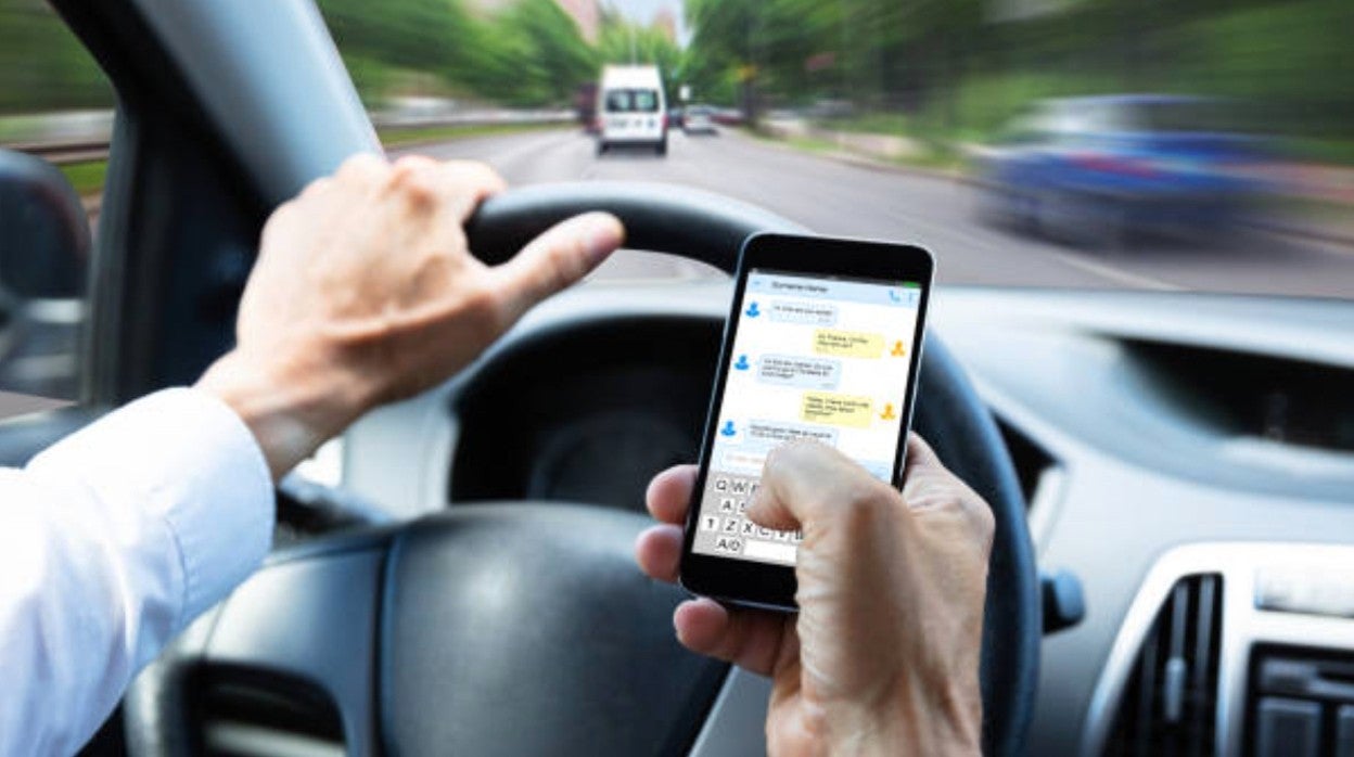 Multas de 500 euros y 6 puntos de la DGT por una de las acciones más frecuentes al volante