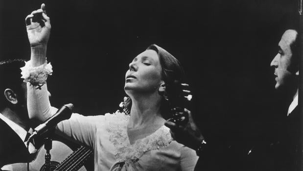 El día que María Dolores Pradera y Serrat iban a cantar juntos, por primera vez, en el parque de María Luisa