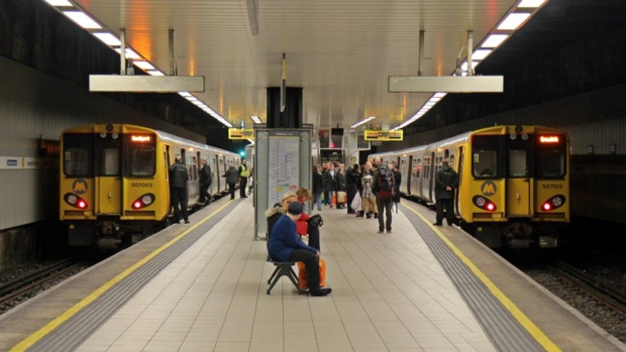 El Merseyrail de Liverpool, una red de metro desde 1977