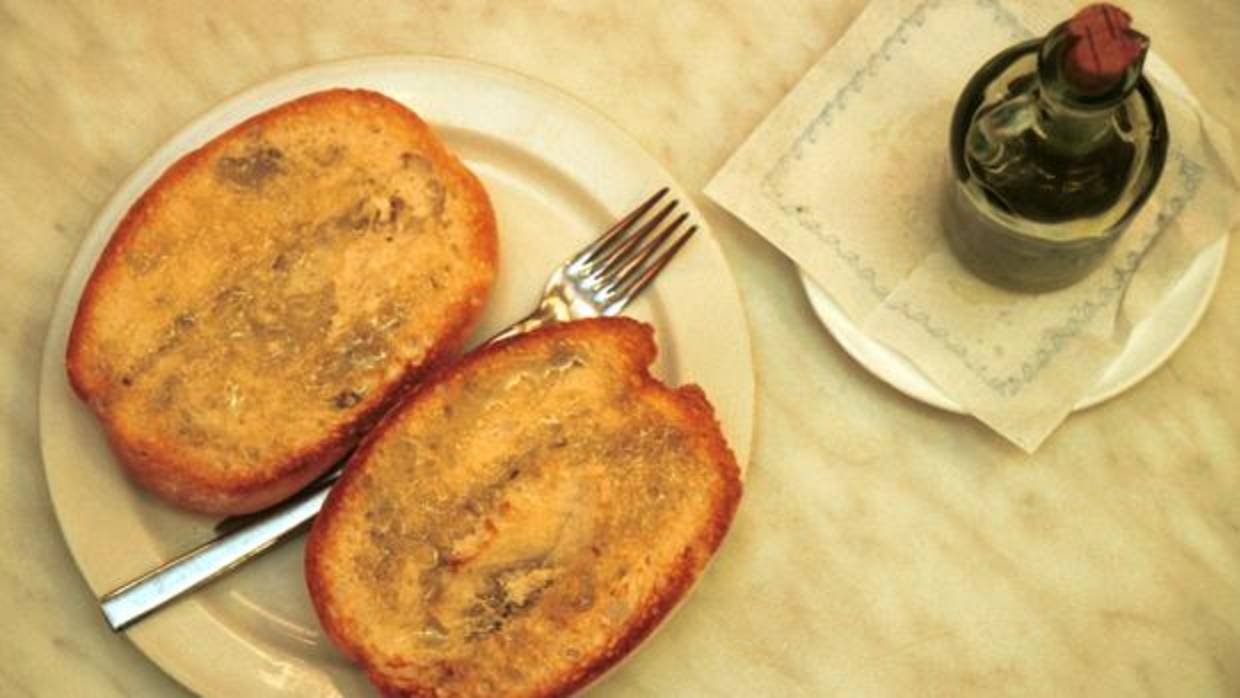 El pan y el acite se pueden disfrutar en compañía de un buen amigo