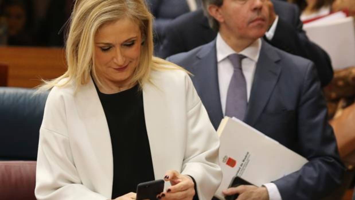 En la imagen se ve a la Presidenta de la Comunidad de Madrid, Cristina Cifuentes