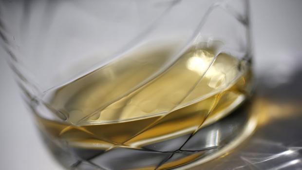 Un vaso de whisky es el protagonista de este relato