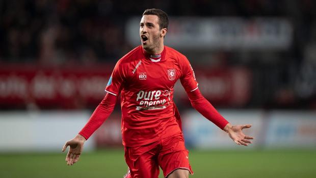 El Sevilla y el Oviedo negocian el traspaso de Aburjania