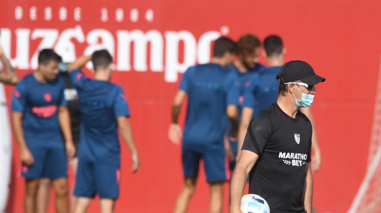 Julen Lopetegui durante un entrenamiento previo al Sevilla FC - Bayern de Múnich de la Supercopa de Europa