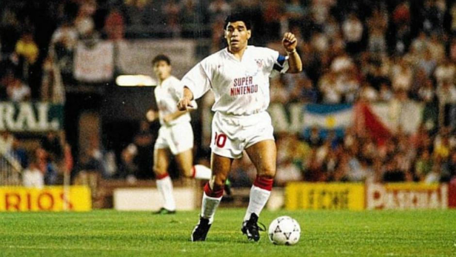 Maradona y su primer gol con el Sevilla, 28 años después