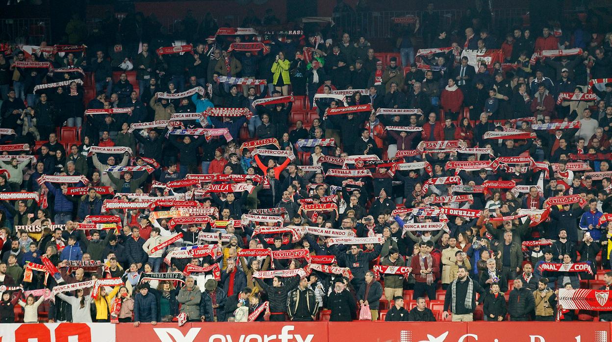 Las gradas del estadio Ramón Sánchez-Pizjuán podrán volver a acoger a aficionados del Sevilla
