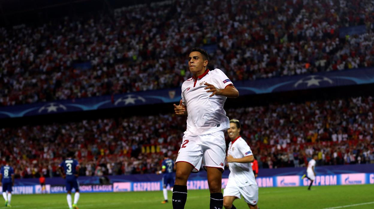 Ben Yedder celebra su gol al Olympique de Lyon
