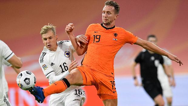 De Jong jugó el partido completo en la victoria de Países Bajos ante Bosnia (3-1)