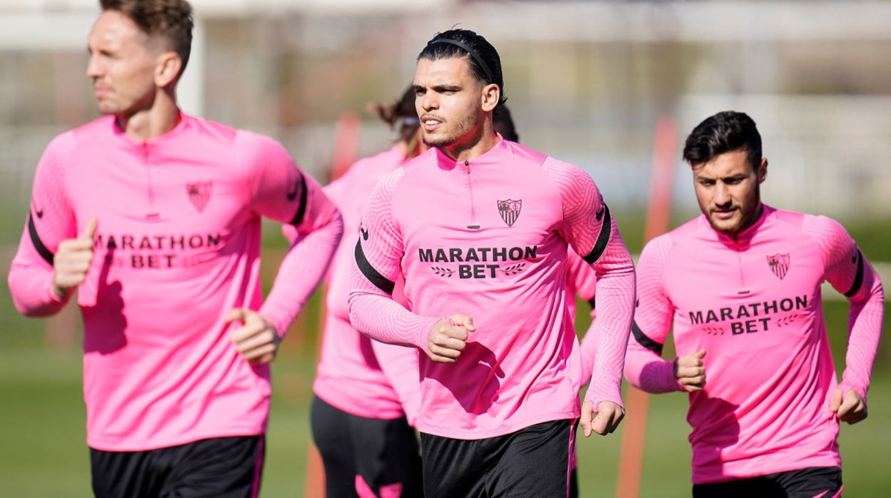 De Jong, Rekik y Óscar, en el entrenamiento de este miércoles