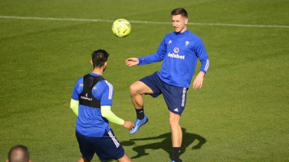 El Cádiz se refuerza con Saponjic pero aún no entra en la convocatoria