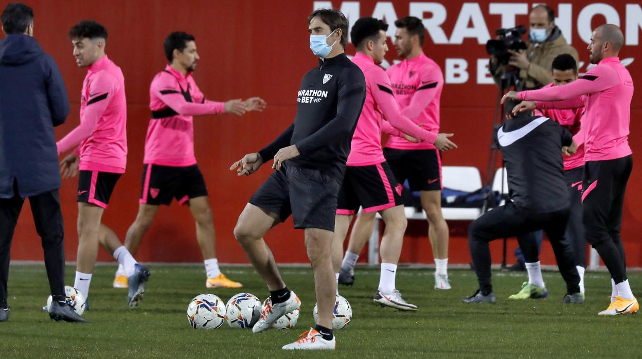 Julen Lopetegui, durante un entrenamiento del Sevilla