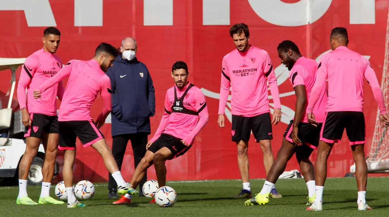 Navas, ayer, con Diego Carlos, Óscar, Mudo, Gnagnon y Fernando