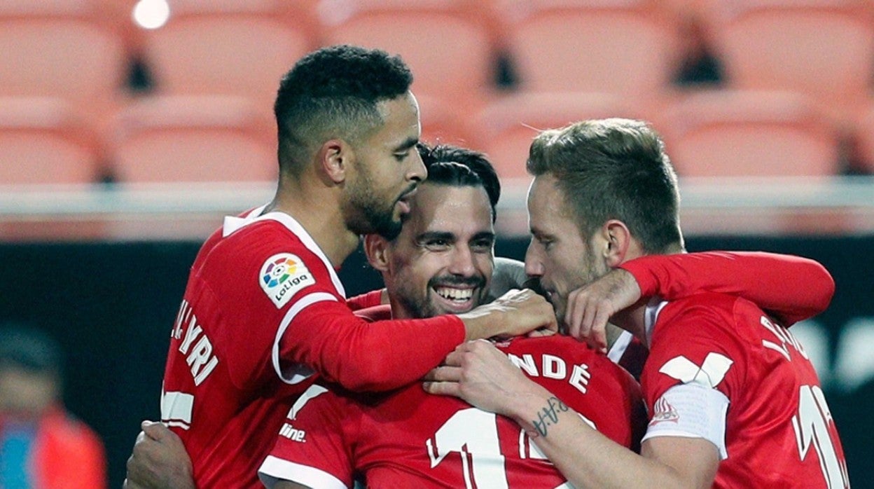 Los jugadores del Sevilla celebran un tanto esta temporada