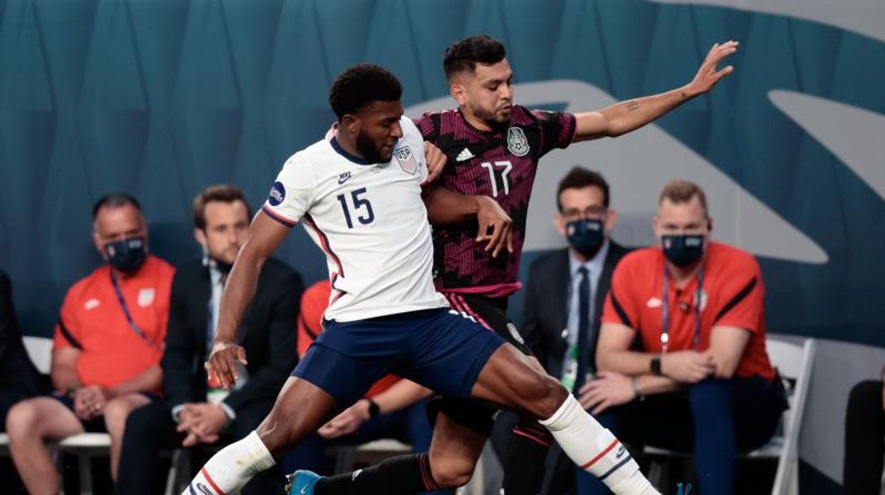 Corona, en un encuentro disputado con México