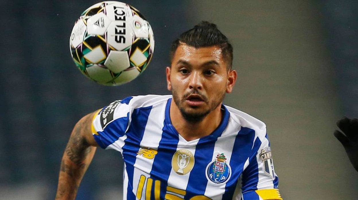 Jesús Manuel 'Tecatito' Corona, en un partido con el Oporto